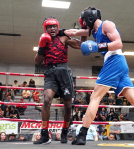 Zachary Carter vs Lane Hamlin in a semi-finals match at the Chicago Golden Gloves