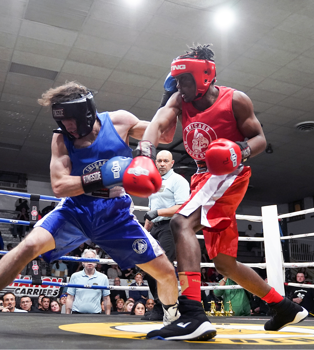 Zachary Carter defeats Marco Garcia in the finals of the 2024 Chicago Golden Gloves.